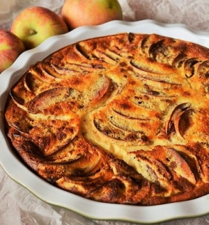 Apfelkuchen mit Kokos-Dattel Aufstrich